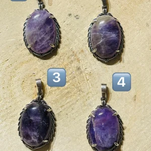 Pendentif en Amethyste avec décor de plumes