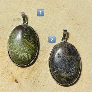 Pendentif en jaspe sang de dragon