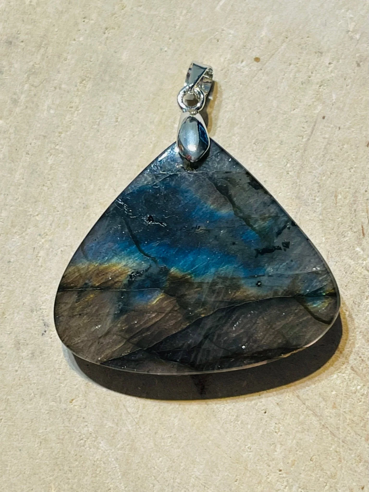 Pendentif en Labradorite arc en ciel (3) – Image 3