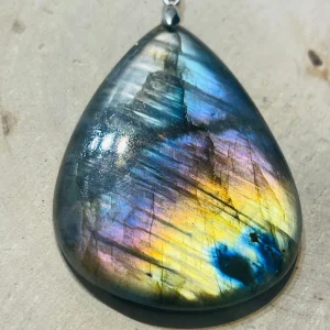 Pendentif en Labradorite arc en ciel