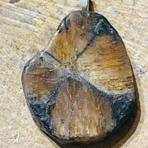 Pendentif en pierres naturelles Chiastolite (2)