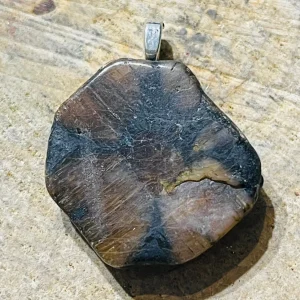 Pendentif en pierres naturelles Chiastolite (3)
