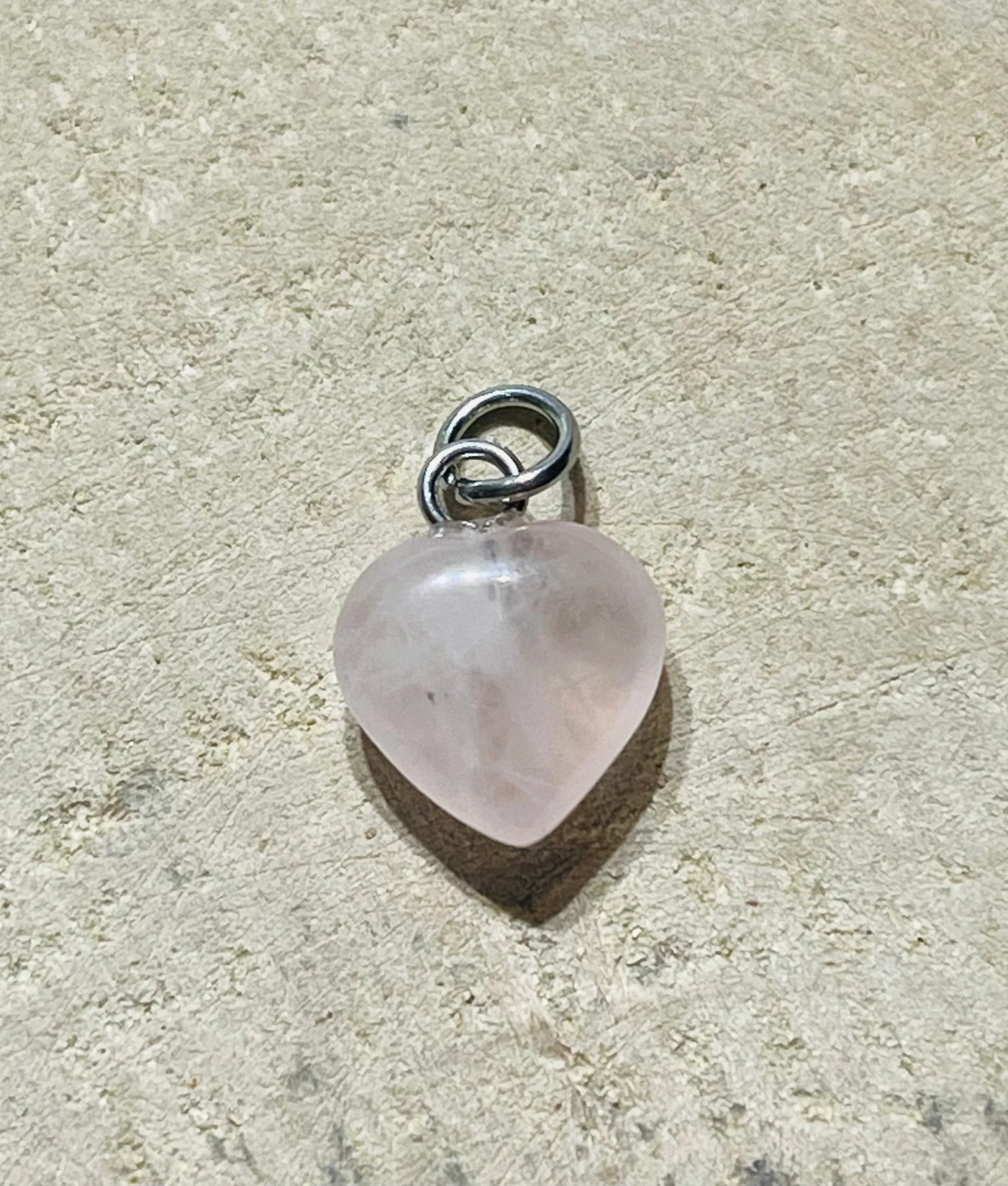 Pendentif en Quartz rose en forme de cœur