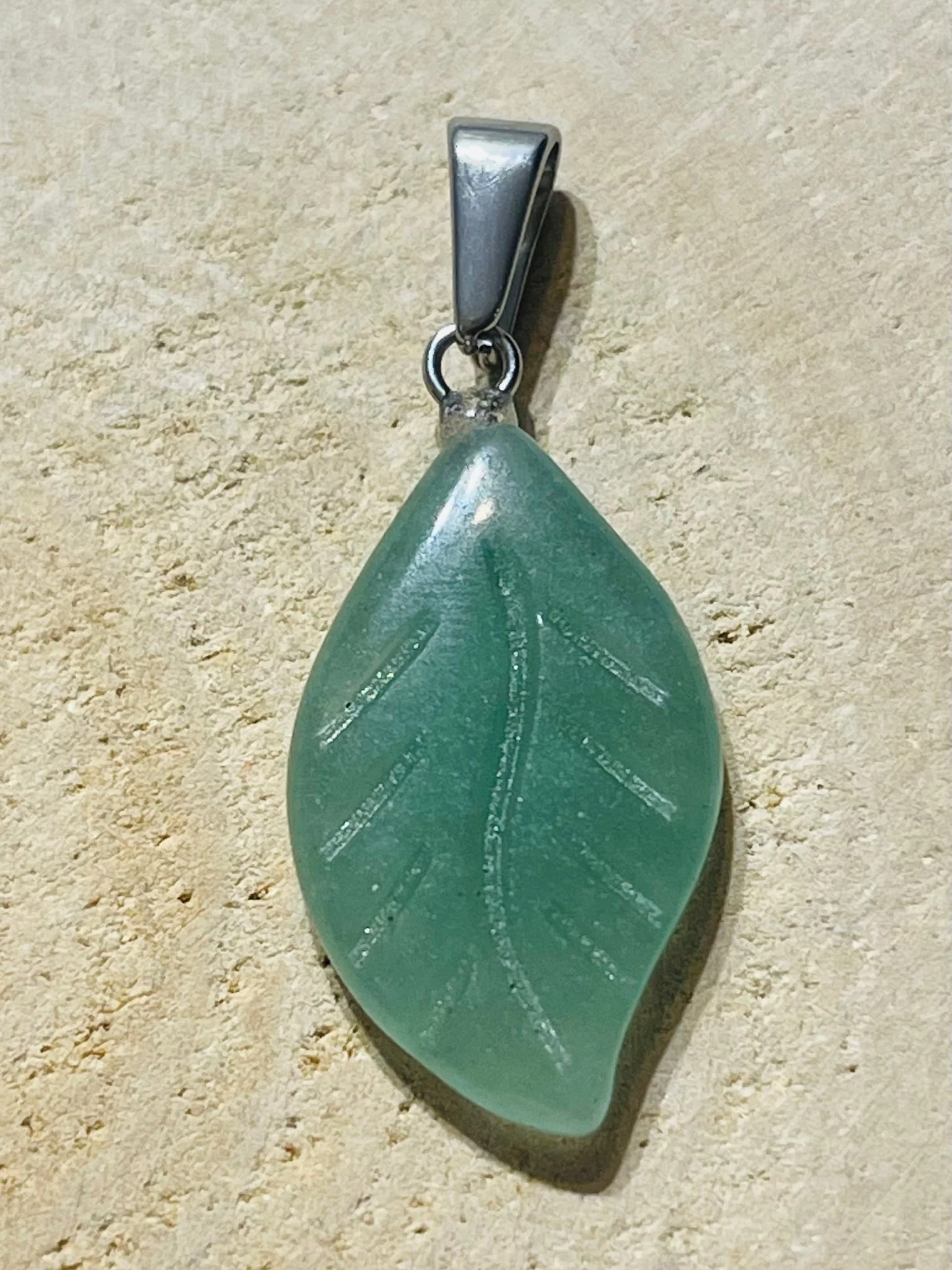 Pendentif Feuille en Aventurine verte – Image 2
