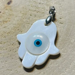 Pendentif hamsa main en nacre contre le mauvais œil