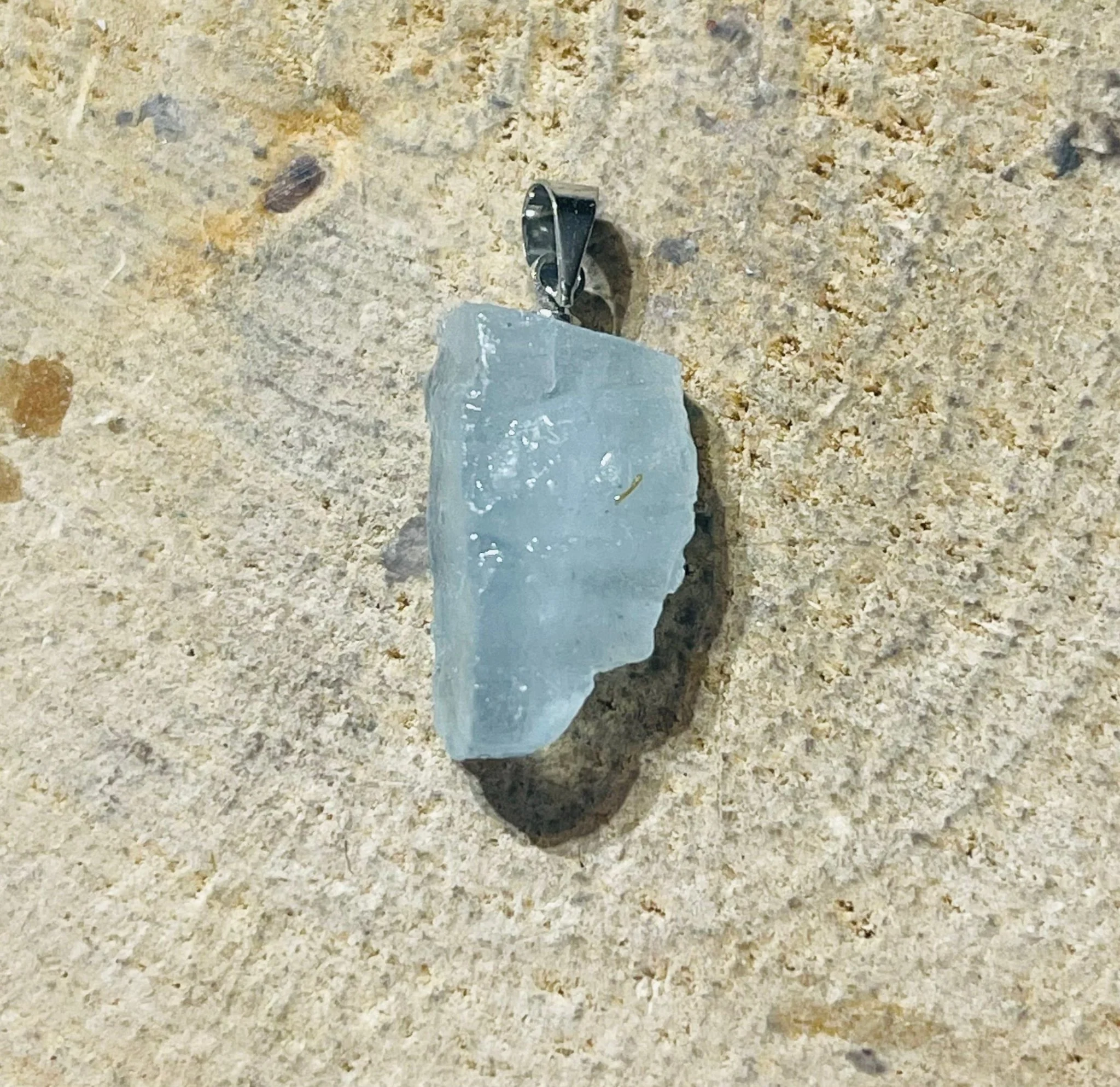 Pendentifs en pierre naturelle Aigue marine brute au choix (1) – Image 3