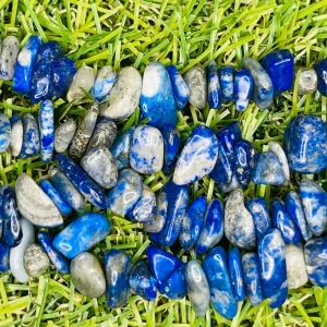 Perles en pierre naturelle chips / pépites en Lapis lazuli en 5-8 mm (fil de 80 cm)