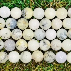 Perles naturelles en Opale Dendrite en 8 mm (blanche)