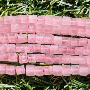 Perles naturelles en Quartz rose cube en 4 mm
