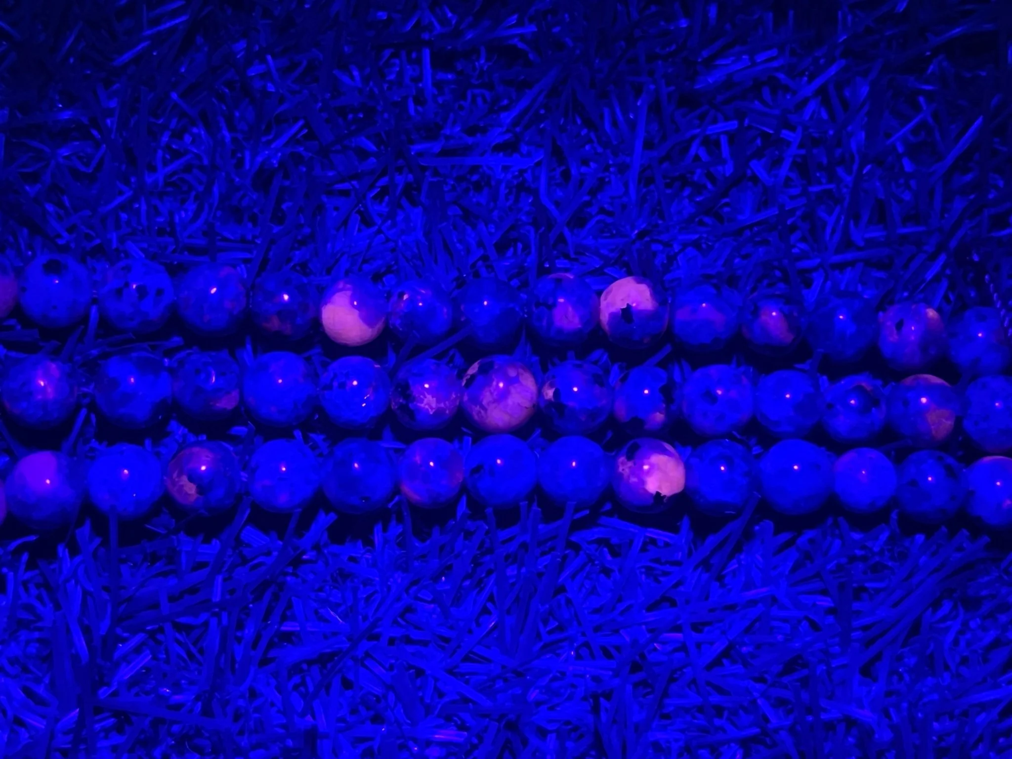 Perles naturelles en Yooperlite en 8 mm – Image 4