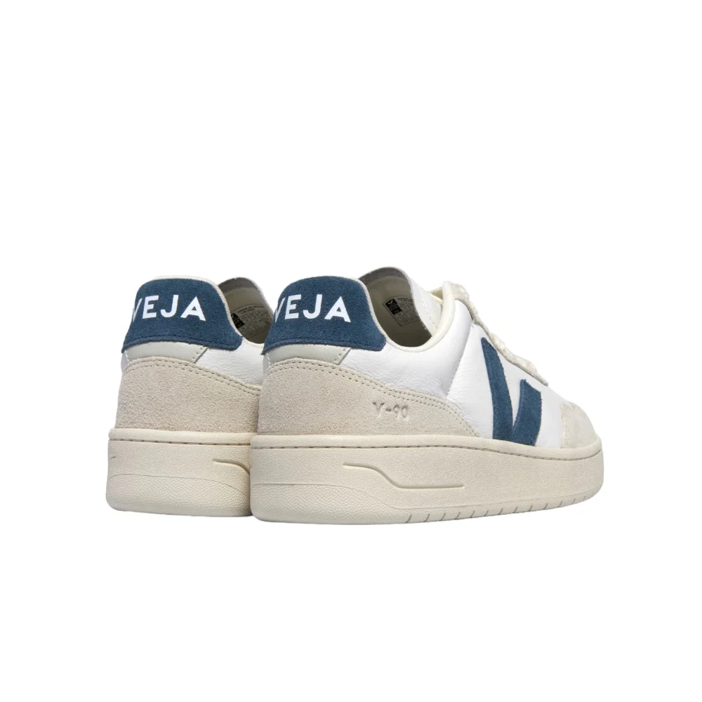 V-90 woman – Image 5