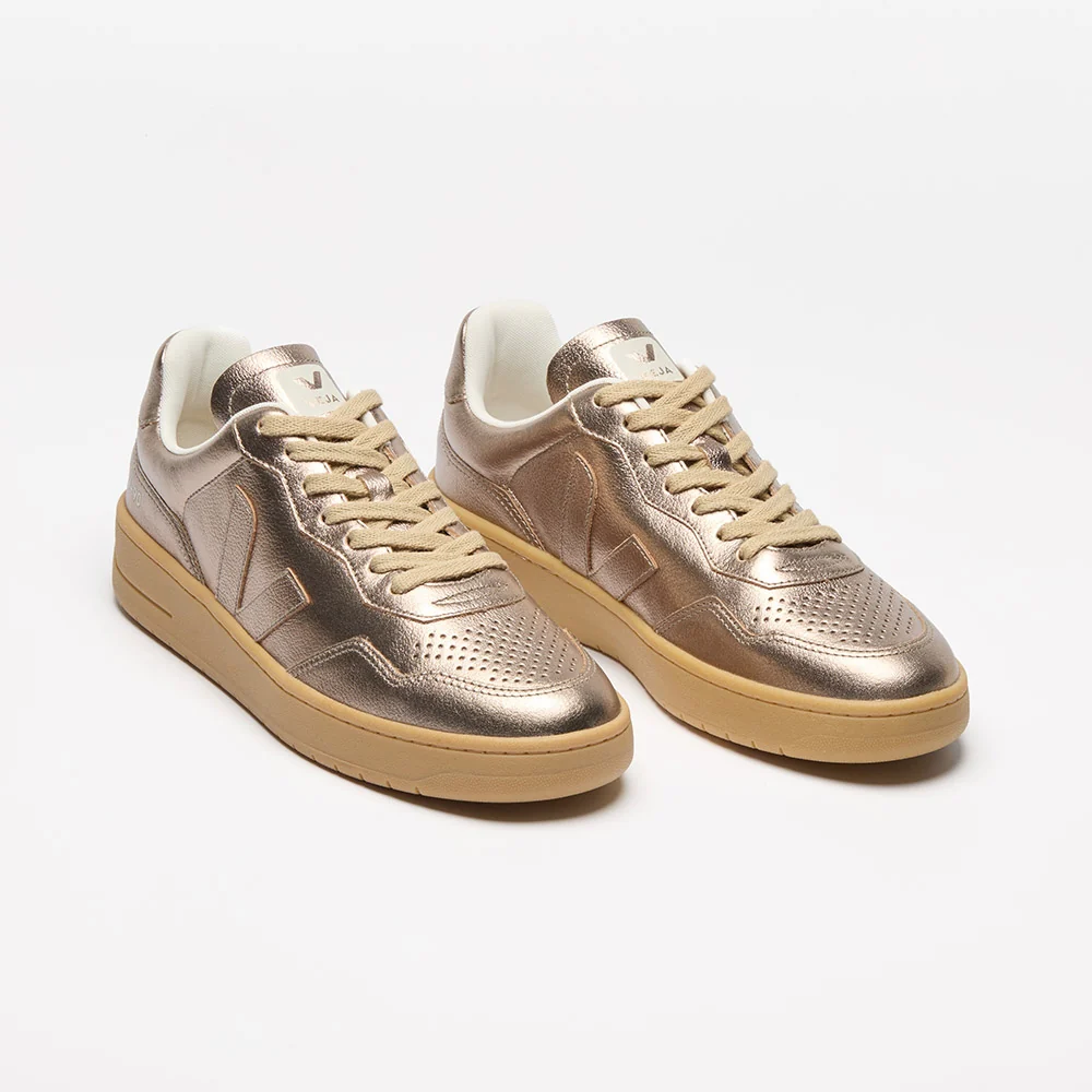 V-90 woman – Image 3