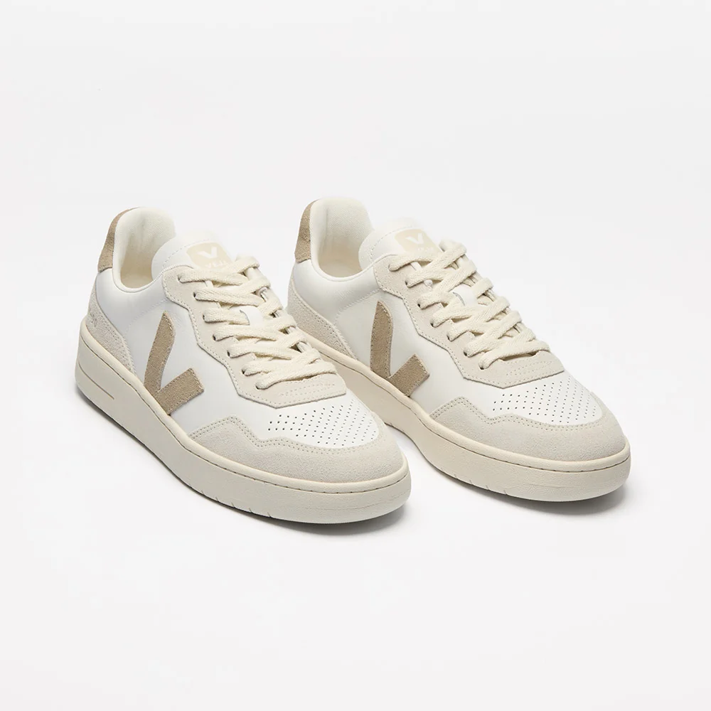 V-90 woman – Image 3