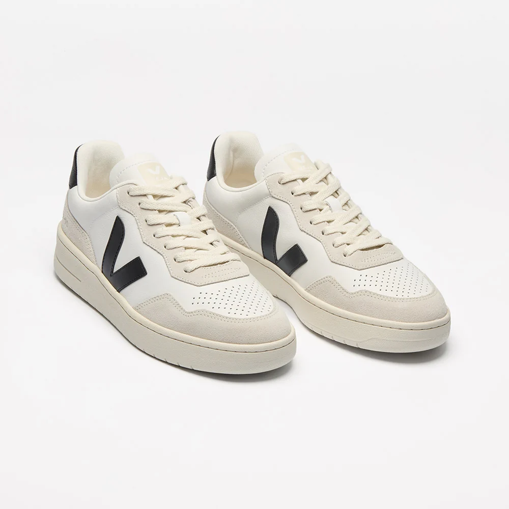 V-90 woman – Image 3